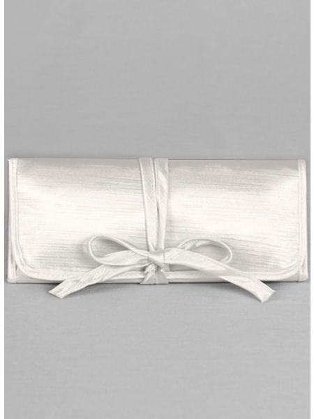 Mis Quince Embroidered Jewelry Roll-White