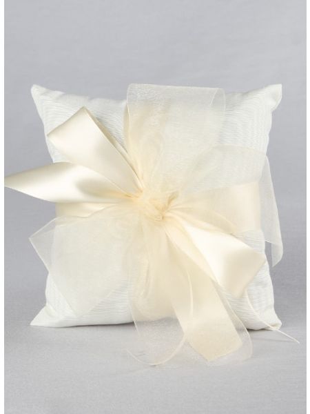 Tres Beau Ring Pillow 
