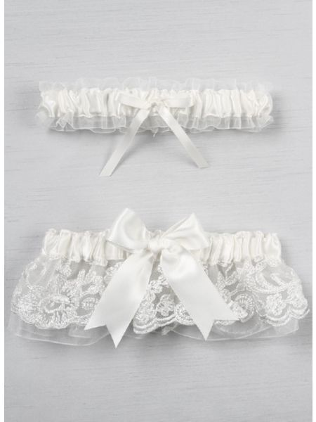 Chantilly Lace Bridal Garter Set